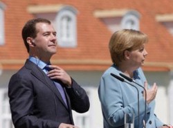 Президент России вступился за евро Президент России вступился за евро